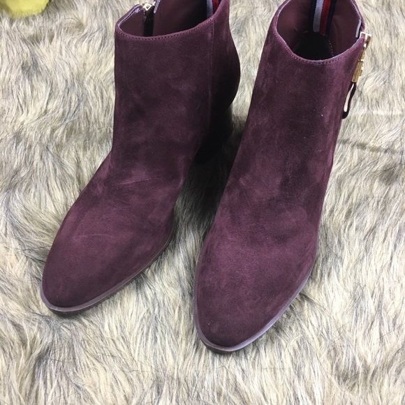 NWB Tommy Hilfiger Burgundy Ankle Boots - Picture 2 of 8